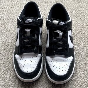 NIKE DUNK LOW - YOUTH SIZE 6